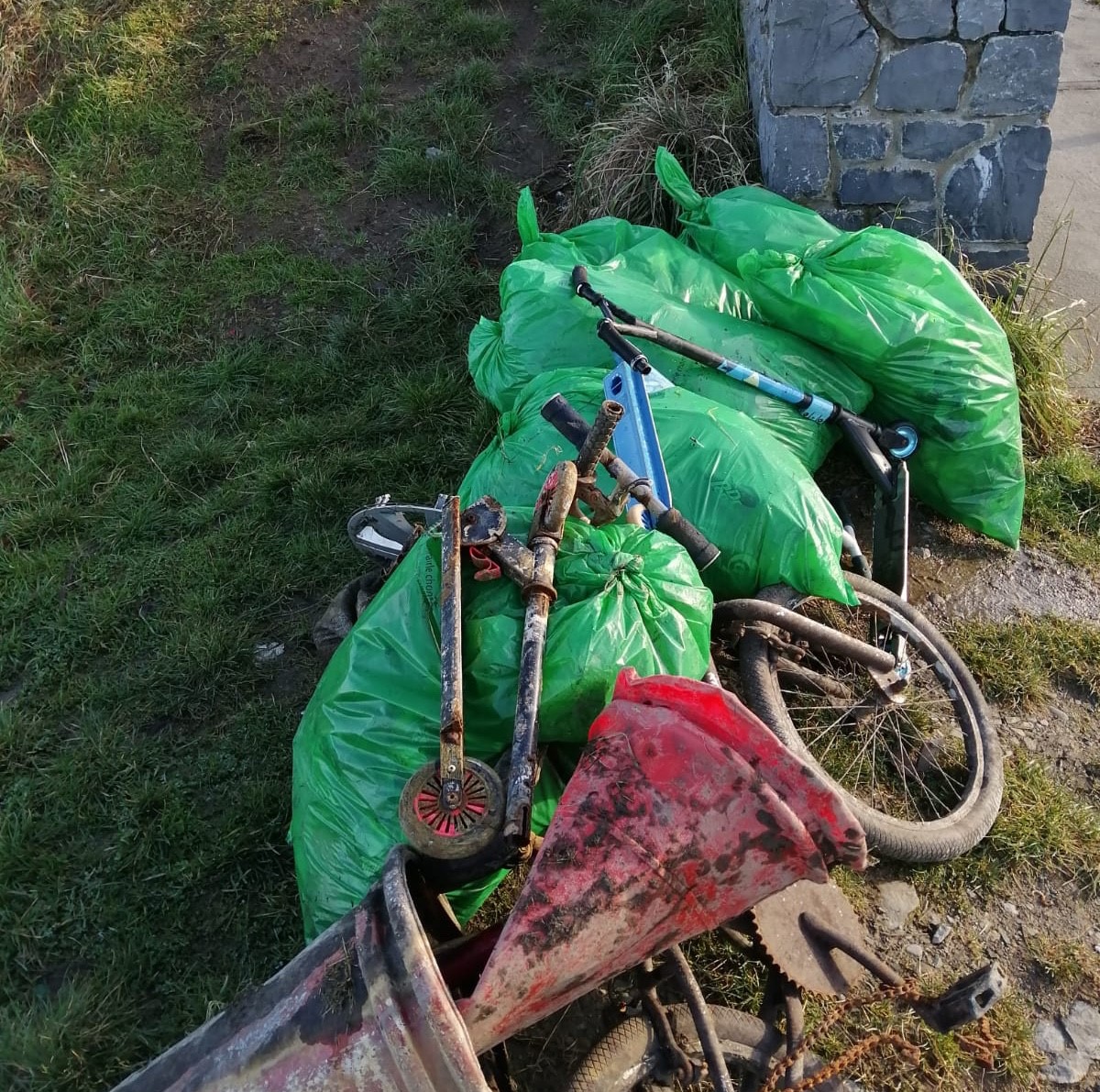 Piltown Road rubbish collection