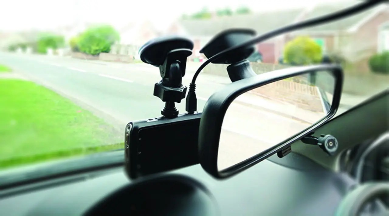車の中でダッシュカムはありますか？これは、それを選択することの利点とヒントです