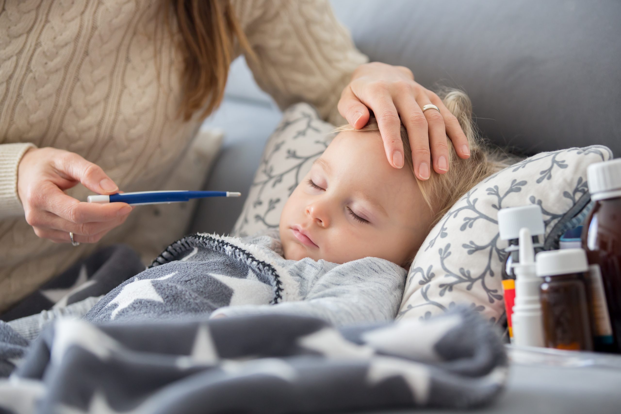 Drei tages fieber, kindern helfen die infektion zu überstehen das drei tage fieber ist eine . 3 Tage Fieber Beim Baby Und Kind Fieber Hautauschlag Medinstrukt