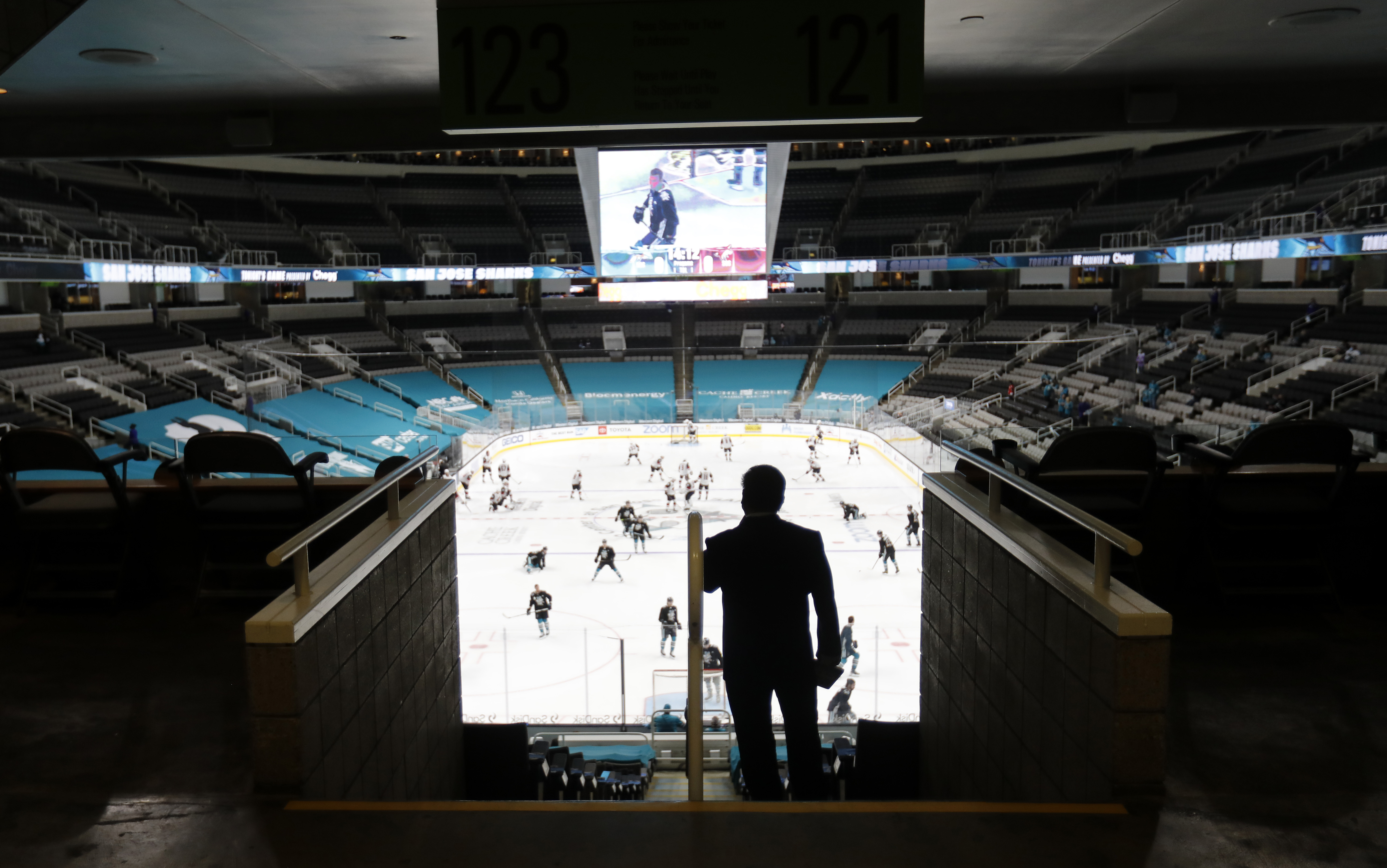 NHL: San Jose Sharks host fans again at SAP Center