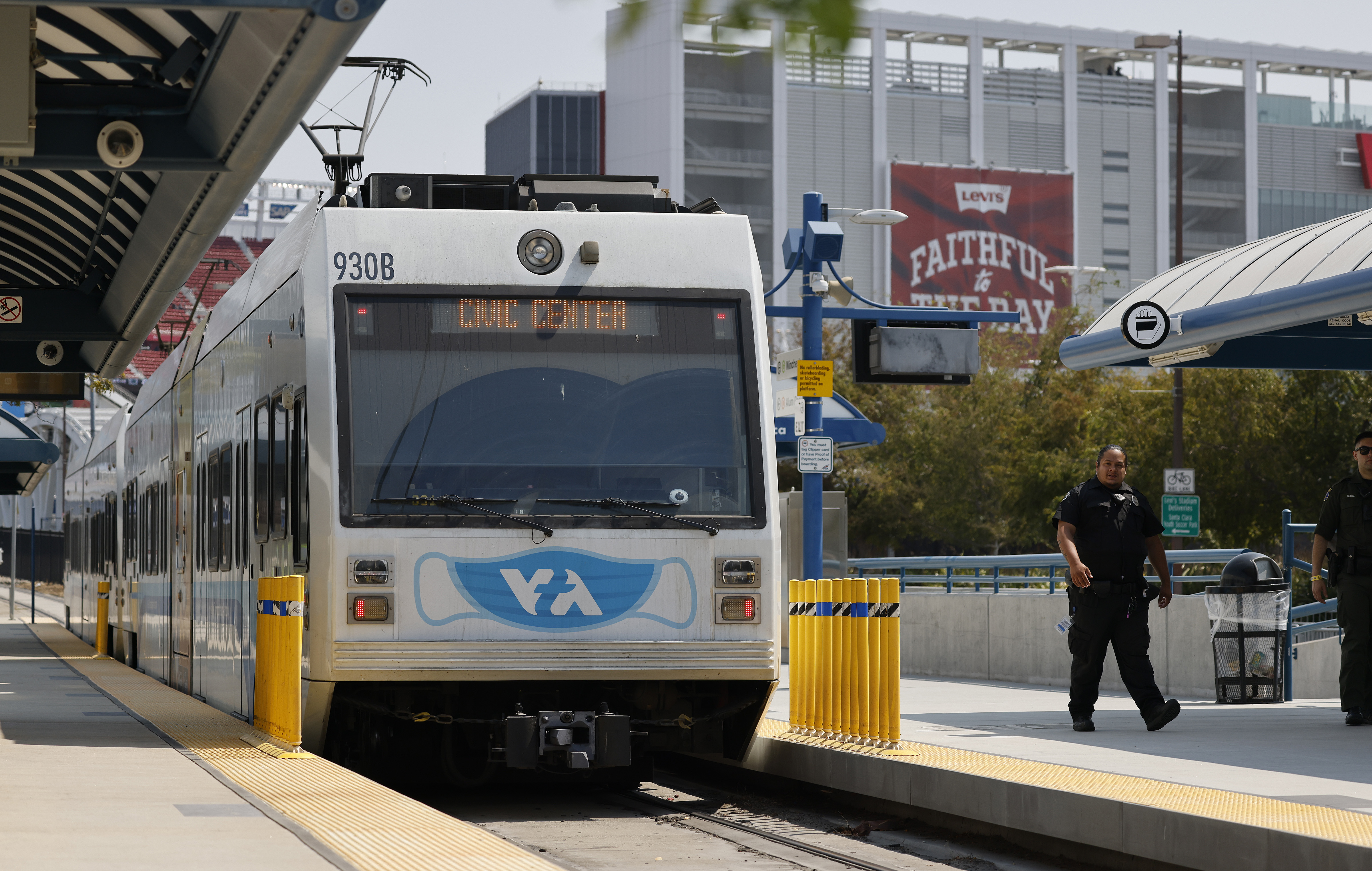 VTA rail resumes, takes 49ers fans to Levi's Stadium