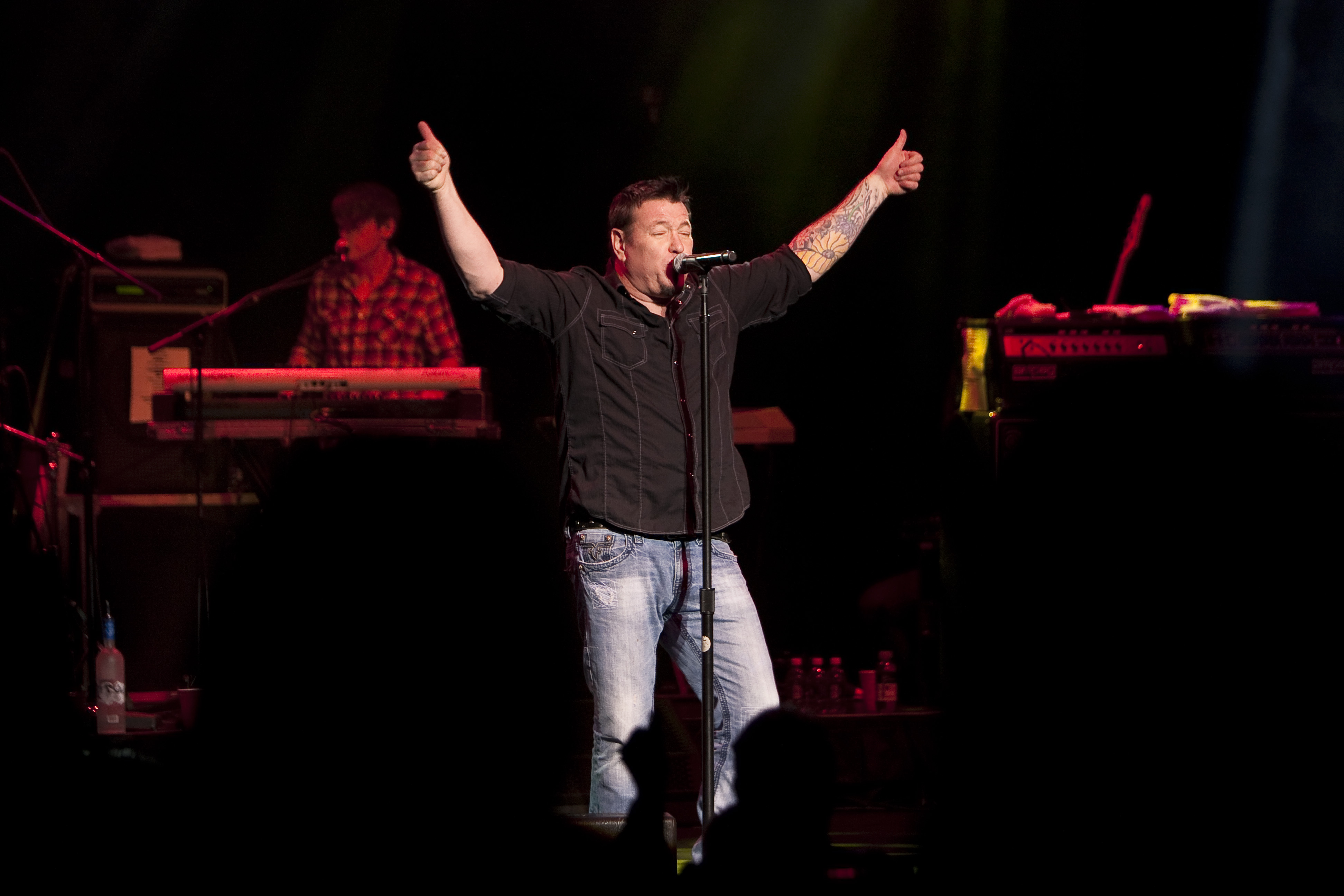 Smash Mouth Singer Steve Harwell Retiring Due to Health Issues After  Chaotic Show