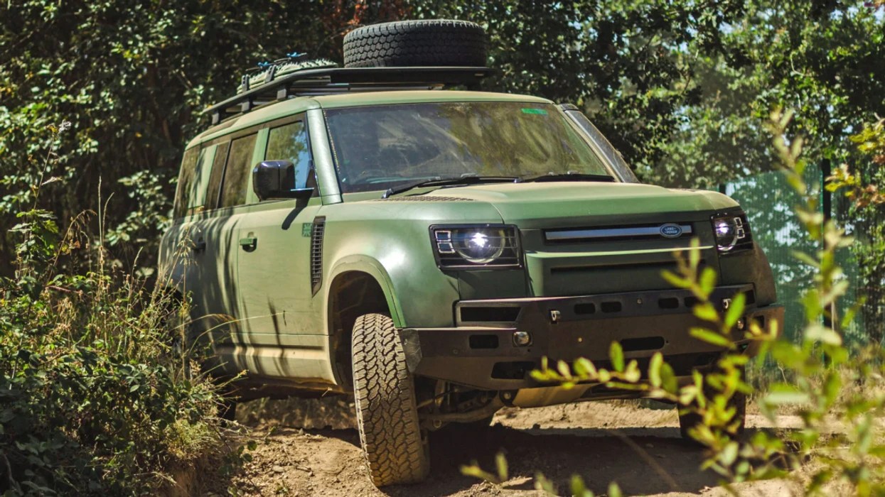 Land Rover ka prezantuar Defender Wolf Series II, një automjet të ri të projektuar për përdorim ushtarak