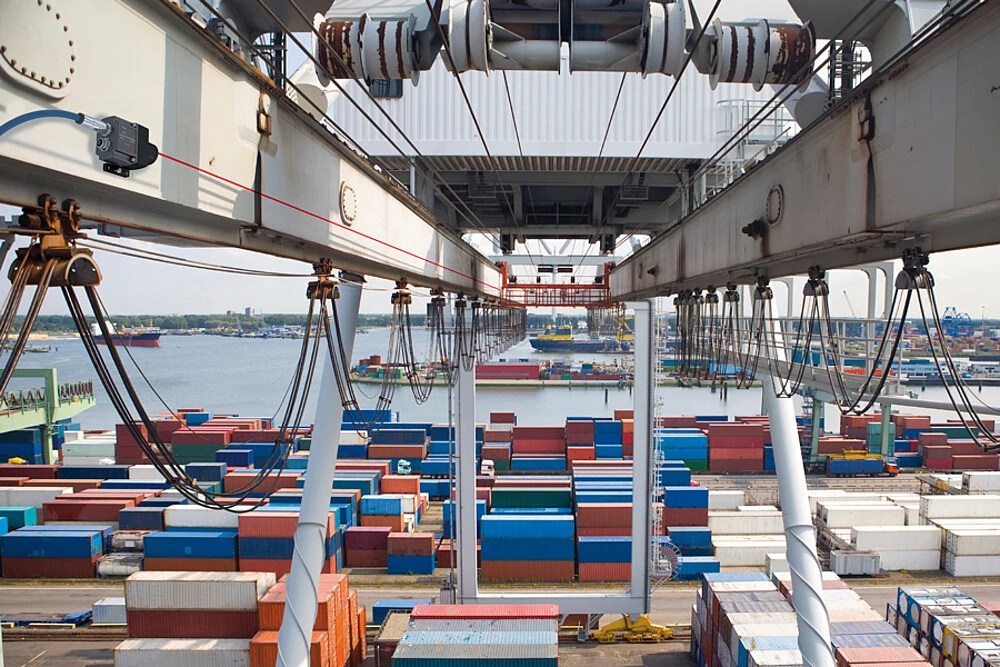 Reliable measurement at long distances