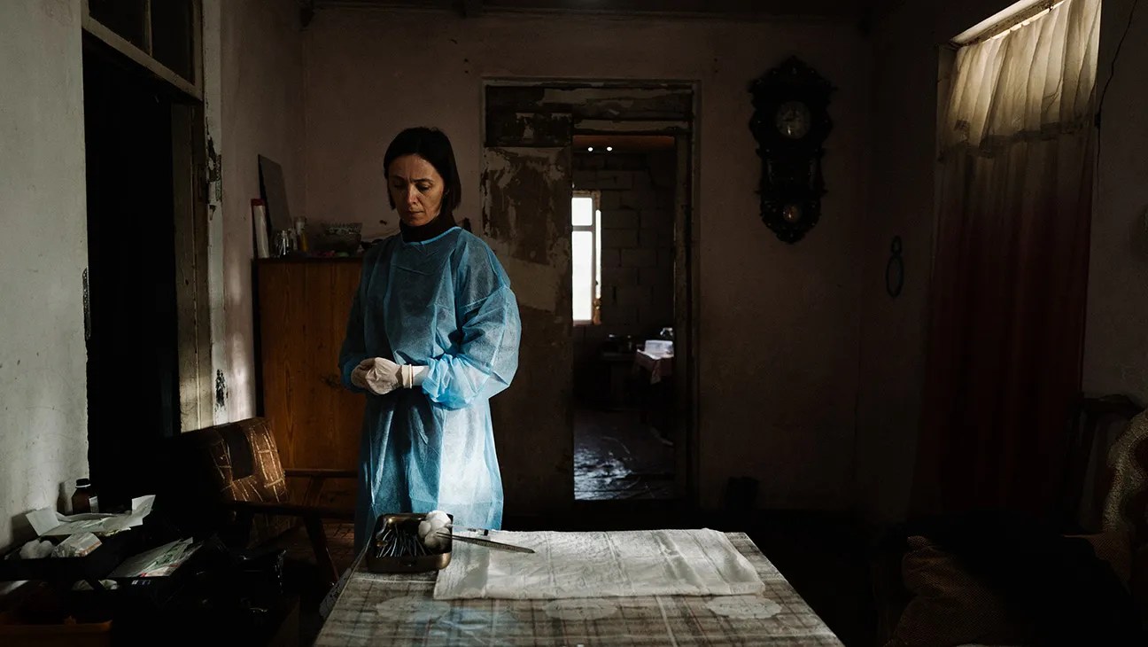 Estrenos online: crítica de «April», de Dea Kulumbegashvili (MUBI)