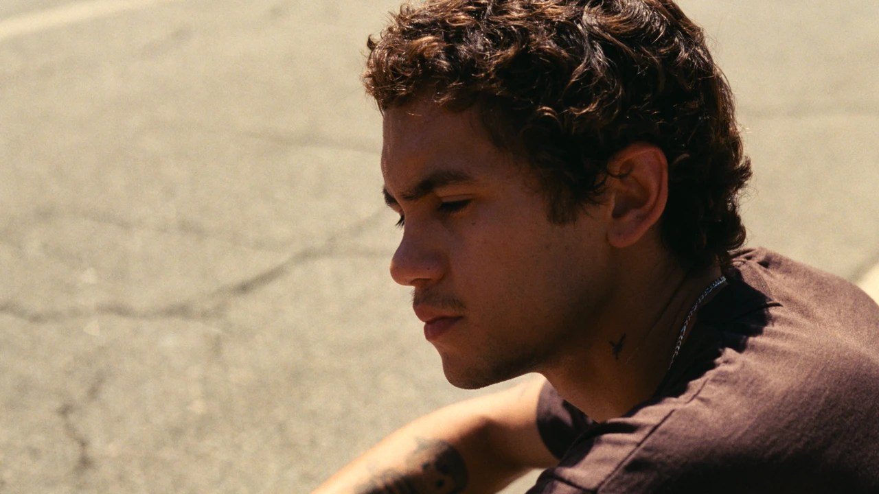 ‘Junk’ MUBI Review: Two Worlds of Addiction Collide in an Ambitious but Forced Narrative Experiment