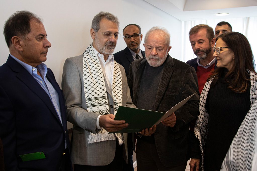 Former Brazilian President Lula da Silva meets the Palestinian community in Brazil June 2022 [source: FEPAL]