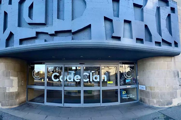 Codeclan Announces New Training Programme Scotlandis - Premium City Photo - Retina