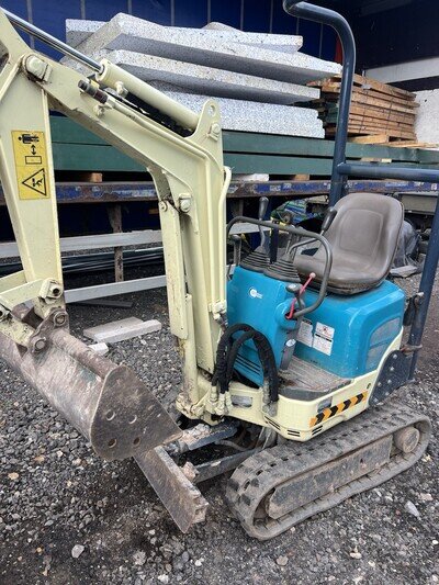 Yammer 0.75 Ton Digger Excavator 2002 Model Yammer 0.75 Ton Digger Excavator 2002 Model