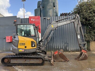 Volvo ECR50F y2022 2059 hrs 5t CAB Mini Excavator / Digger 3 Buckets £29600+VAT Volvo ECR50F y2022 2059 hrs 5t CAB Mini Excavator / Digger 3 Buckets £29600+VAT