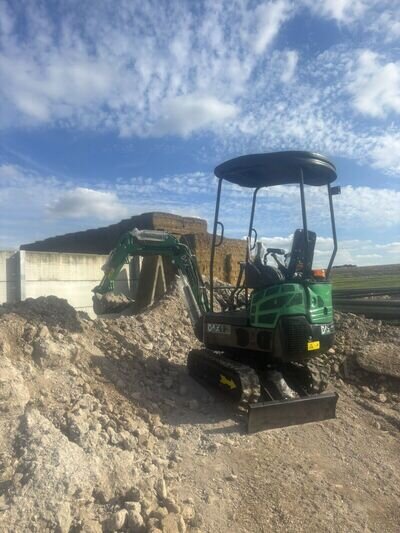 Mini Digger 12 Mini Digger 12