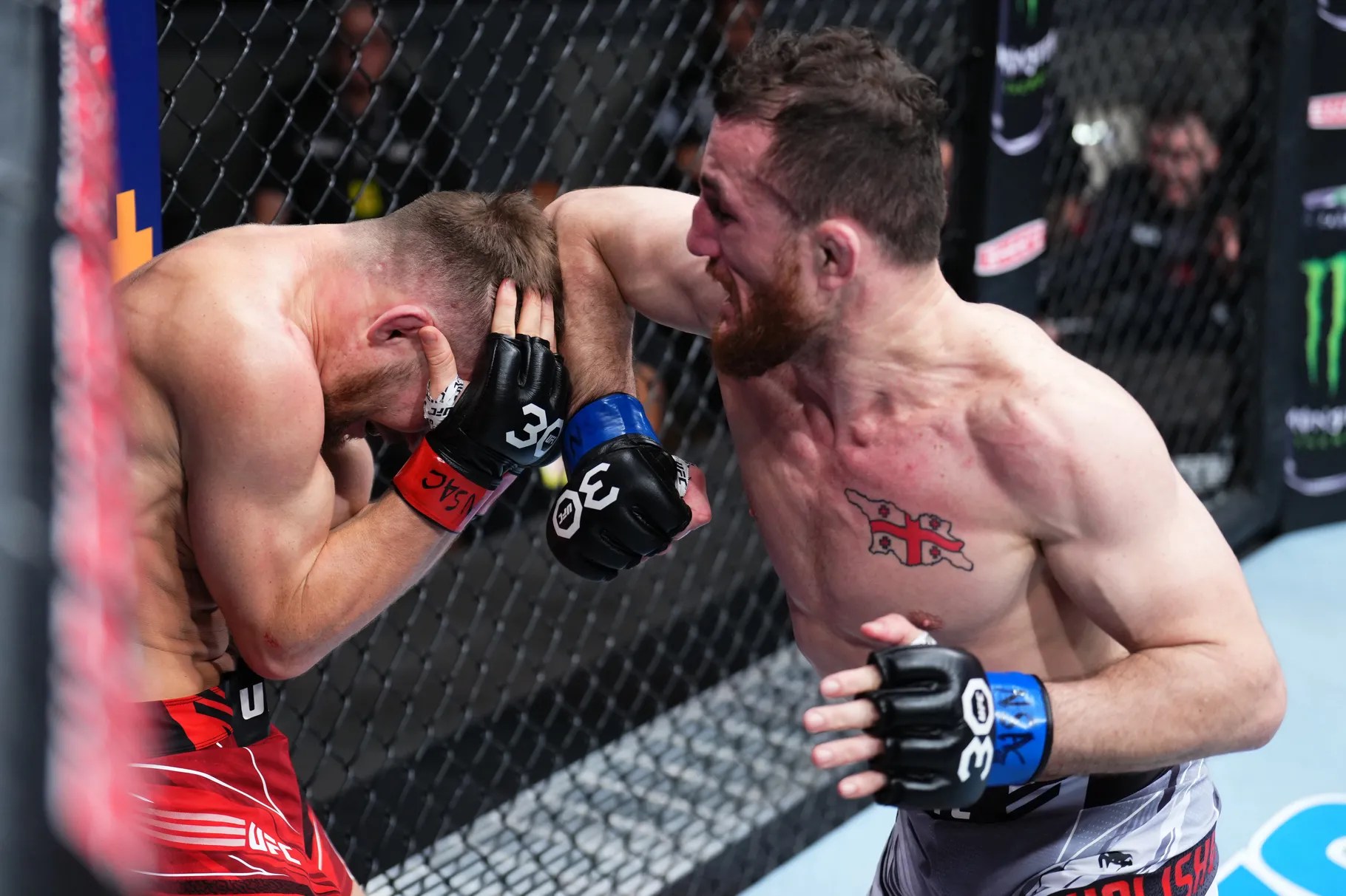 UFC Vegas 71: Merab Dvalishvili neutraliza a Petr Yan con infernal ritmo durante cinco rounds