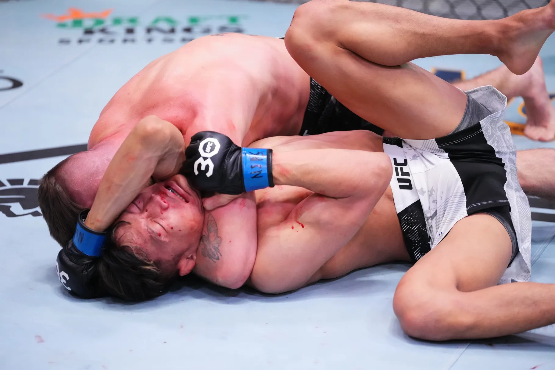 Bonos del UFC Vegas 83: Tim Elliott lidera las bonificaciones de la velada