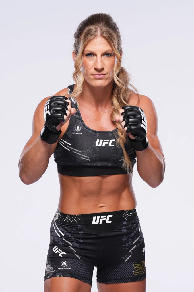 Kayla Harrison 1 FOTOS: Kayla Harrison ya viste los colores de UFC