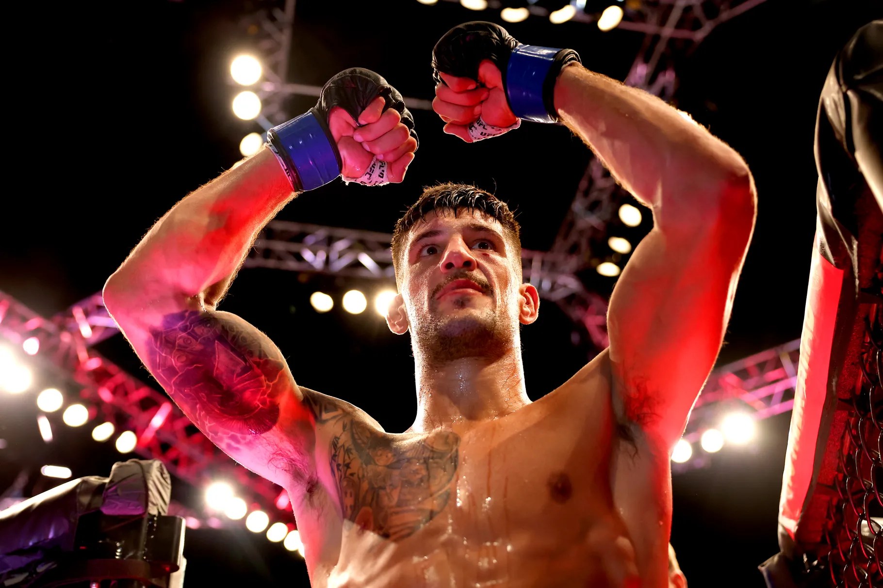 Joel Álvarez recibe pelea para el UFC 330