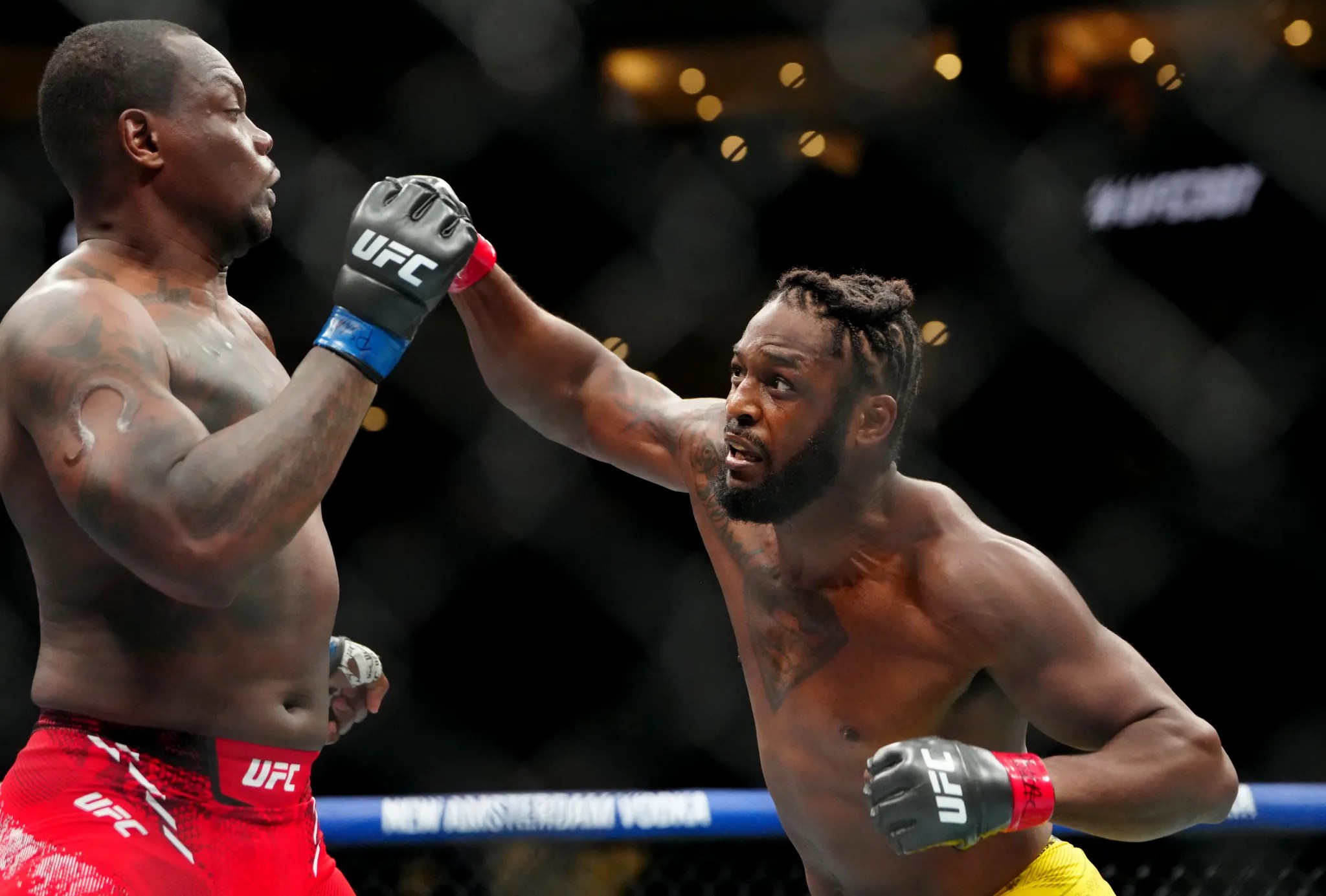 UFC 307: Ryan Spann somete a Ovince Saint Preux en 95 segundos