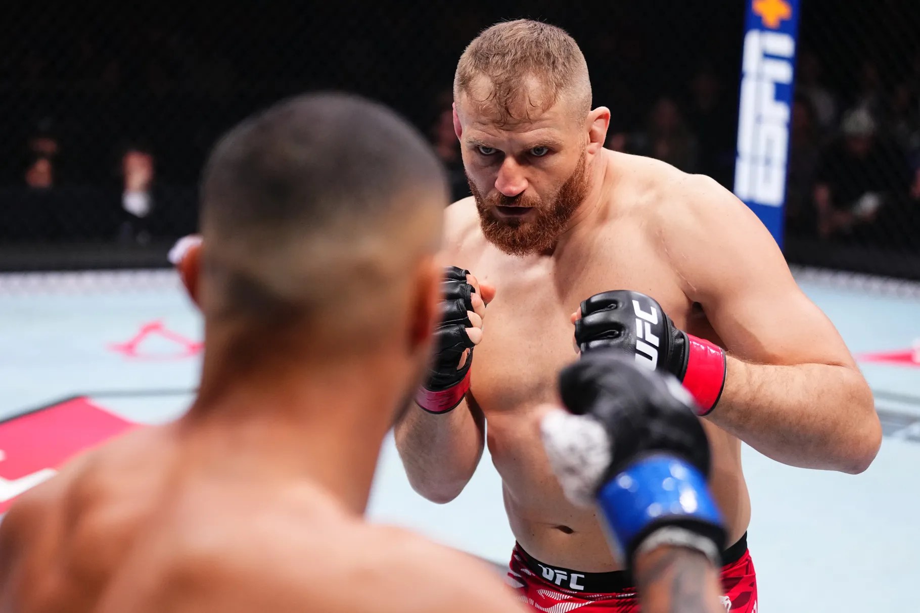 Jan Blachowicz vs. Bogdan Guskov programada para el UFC 323
