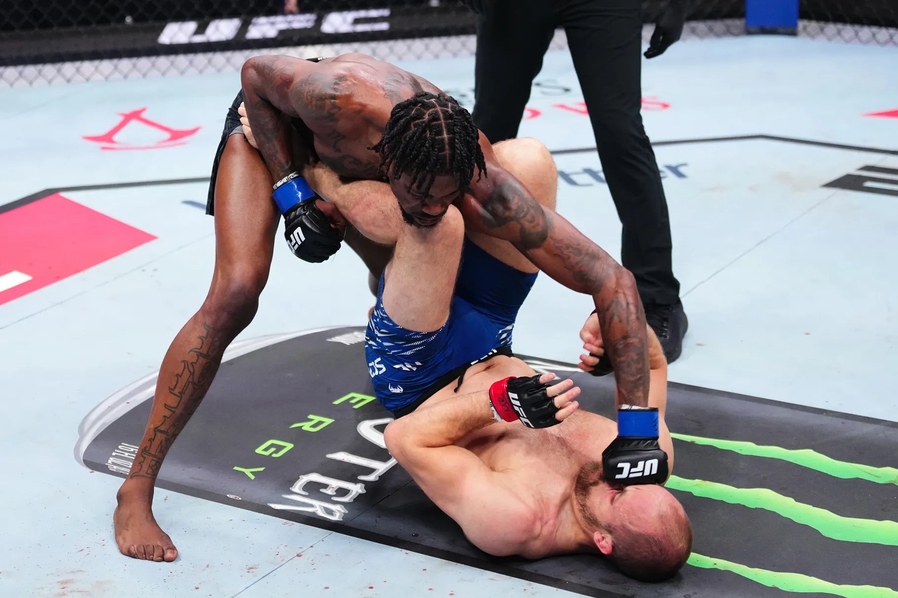 Resultados del UFC Londres: Kevin Holland regresa al Peso Welter con dominante victoria ante Gunnar Nelson