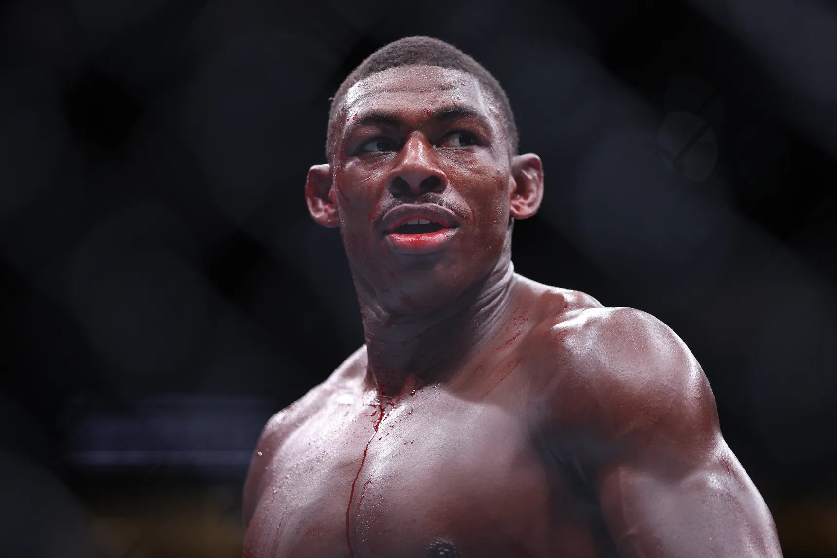 Joaquin Buckley visita a prospecto en la pelea estelar del UFC Edmonton