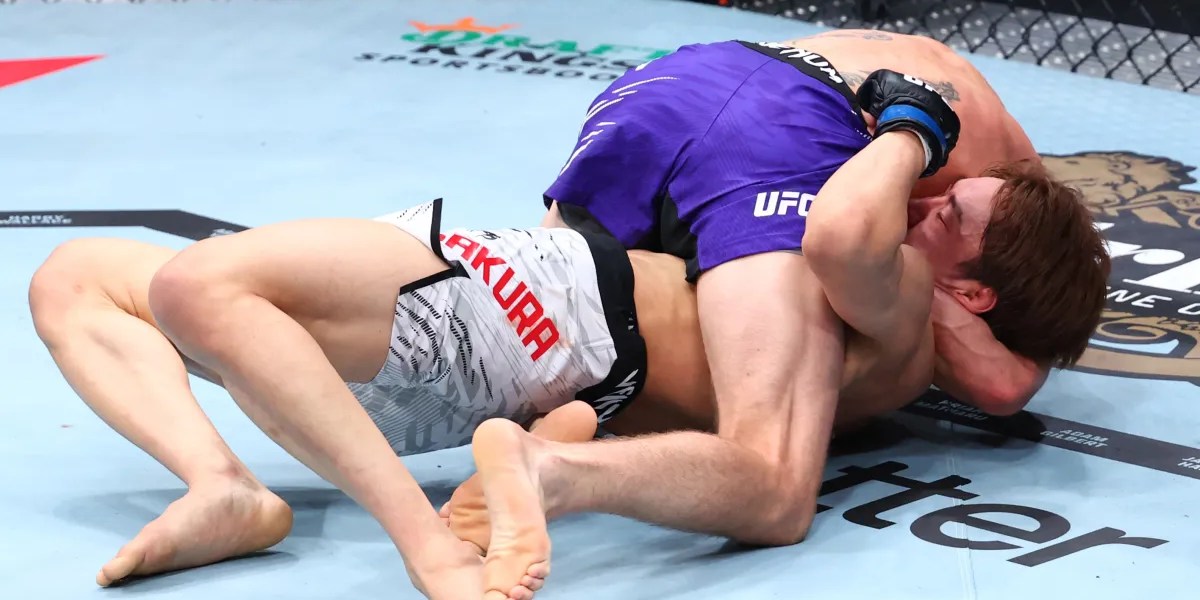 Tim Elliott Resultados del UFC 319: Tim Elliott regresa y somete en dos rounds a Kai Asakura