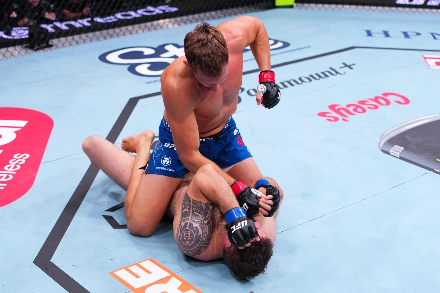 Resultados del UFC Sacramento: Reinier de Ridder regresa a los Semi-Completos con rápido TKO