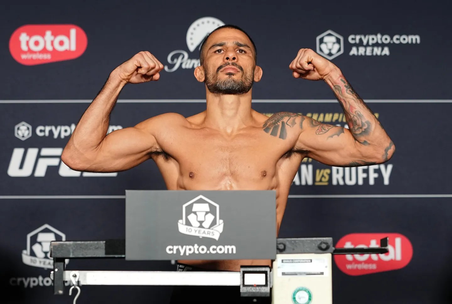 Resultados de los pesajes del UFC 331: Van y Pantoja hacen peso para revancha titular