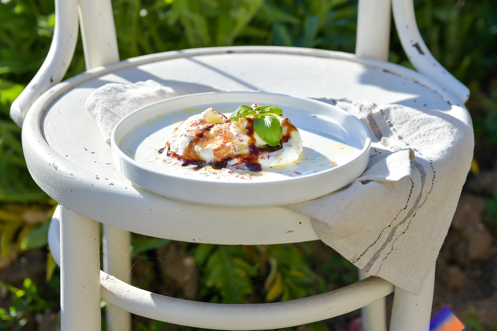 Burrata mit Weingartenpfirsich