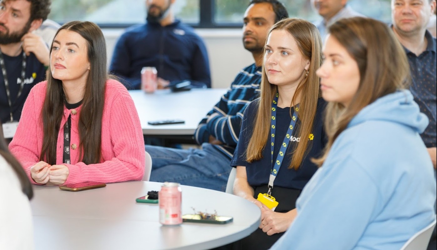 Life At Modulr - Premium Gradient Design Gallery - Retina