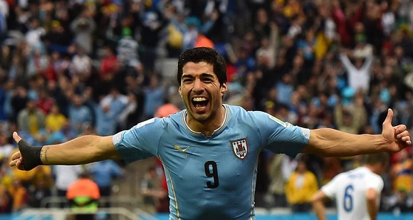 Uruguay-Inghilterra 2-1, girone D sempre più complicato