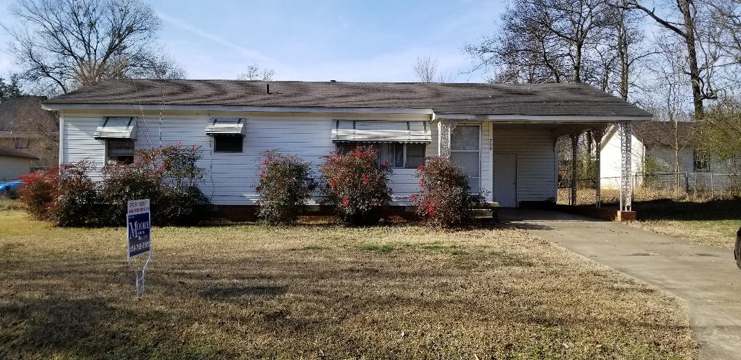 Coming Soon! 708 Hill St. Clarksville AR – $1,000/$1,000 Call 479-705-3302