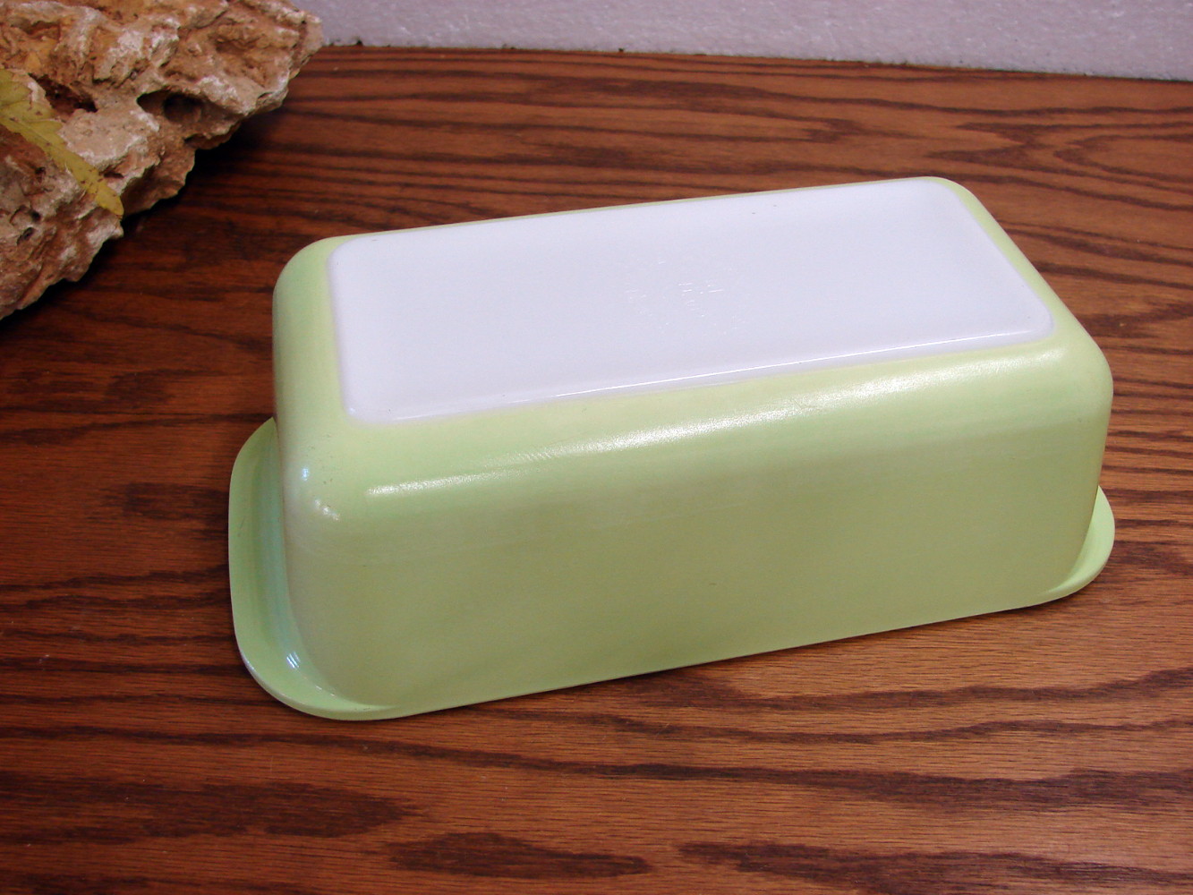 Vintage PYREX Lime Green #213 1 1/2 Qt Loaf Pan Ovenware