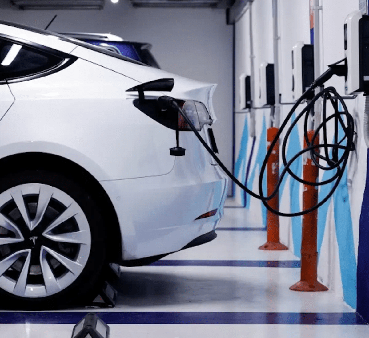 Govt Approves Tax Waivers For 4,O00 Electric Vehicles
