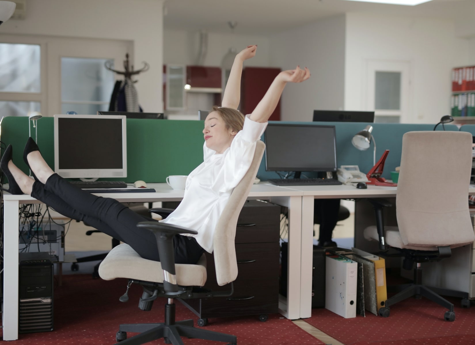 3 Simple Ways You Can Work Out During Your Break At Work