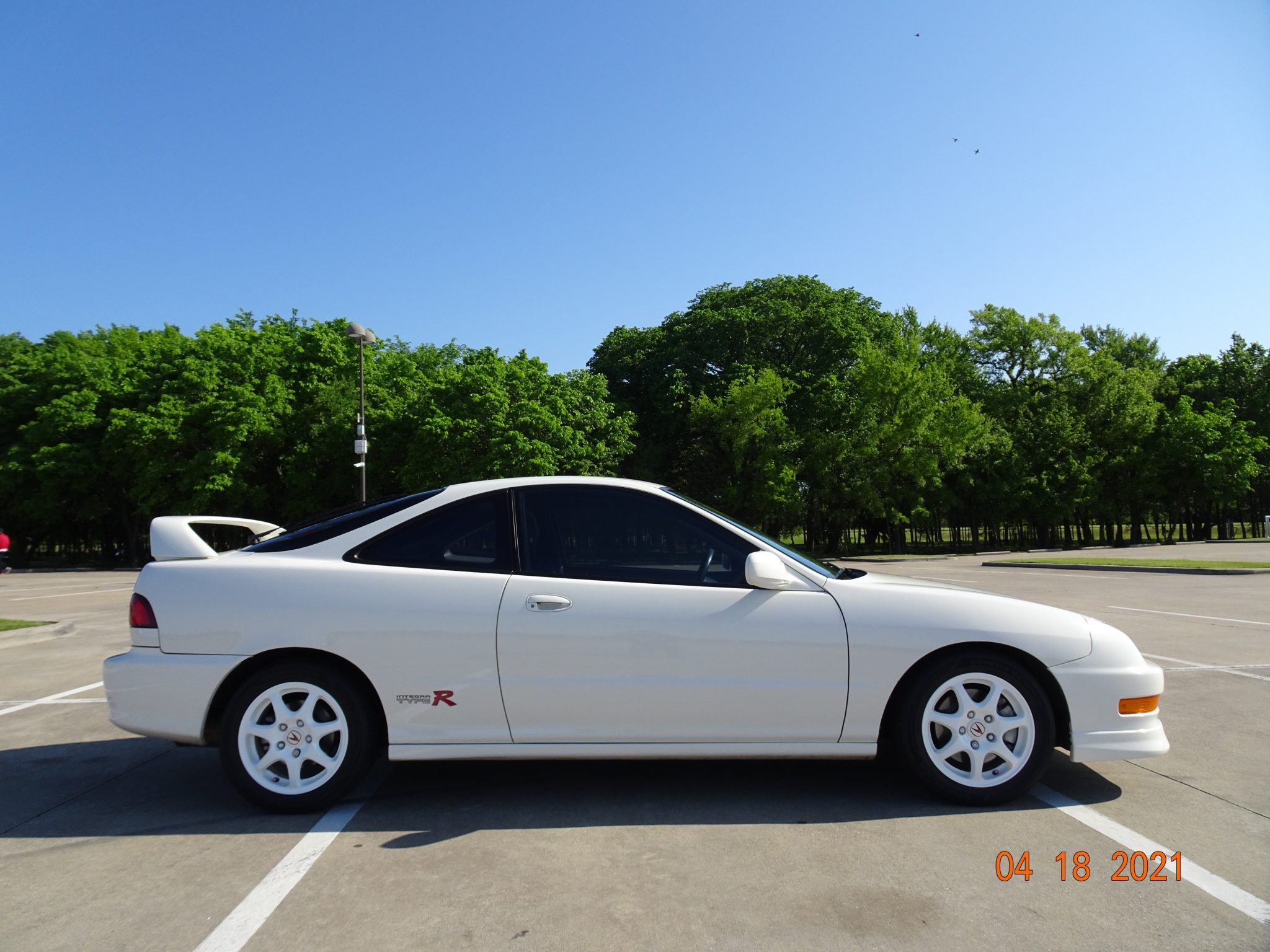 Seller destroys a 1998 acura integra type r hours after selling on