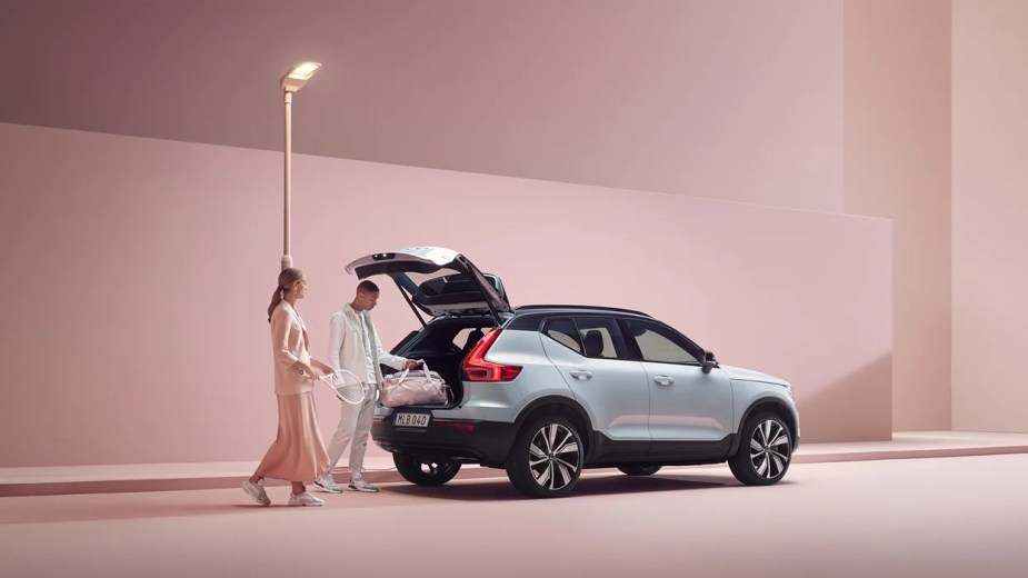 The usable capacity is 67 kwh. The 2022 Volvo Xc40 Recharge Pure Electric Is A Luxury Ev