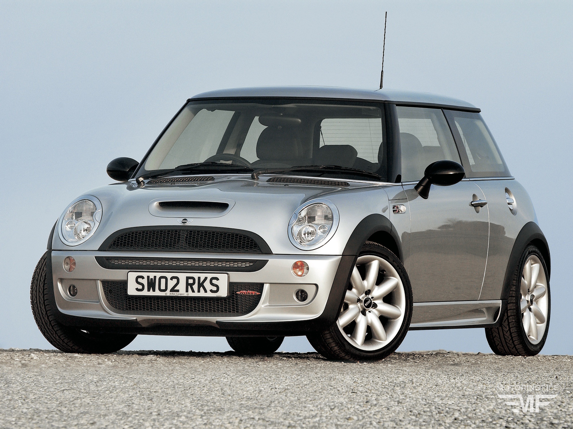 R50 MINI Cooper at 25: The First-Generation MINI That Gave the