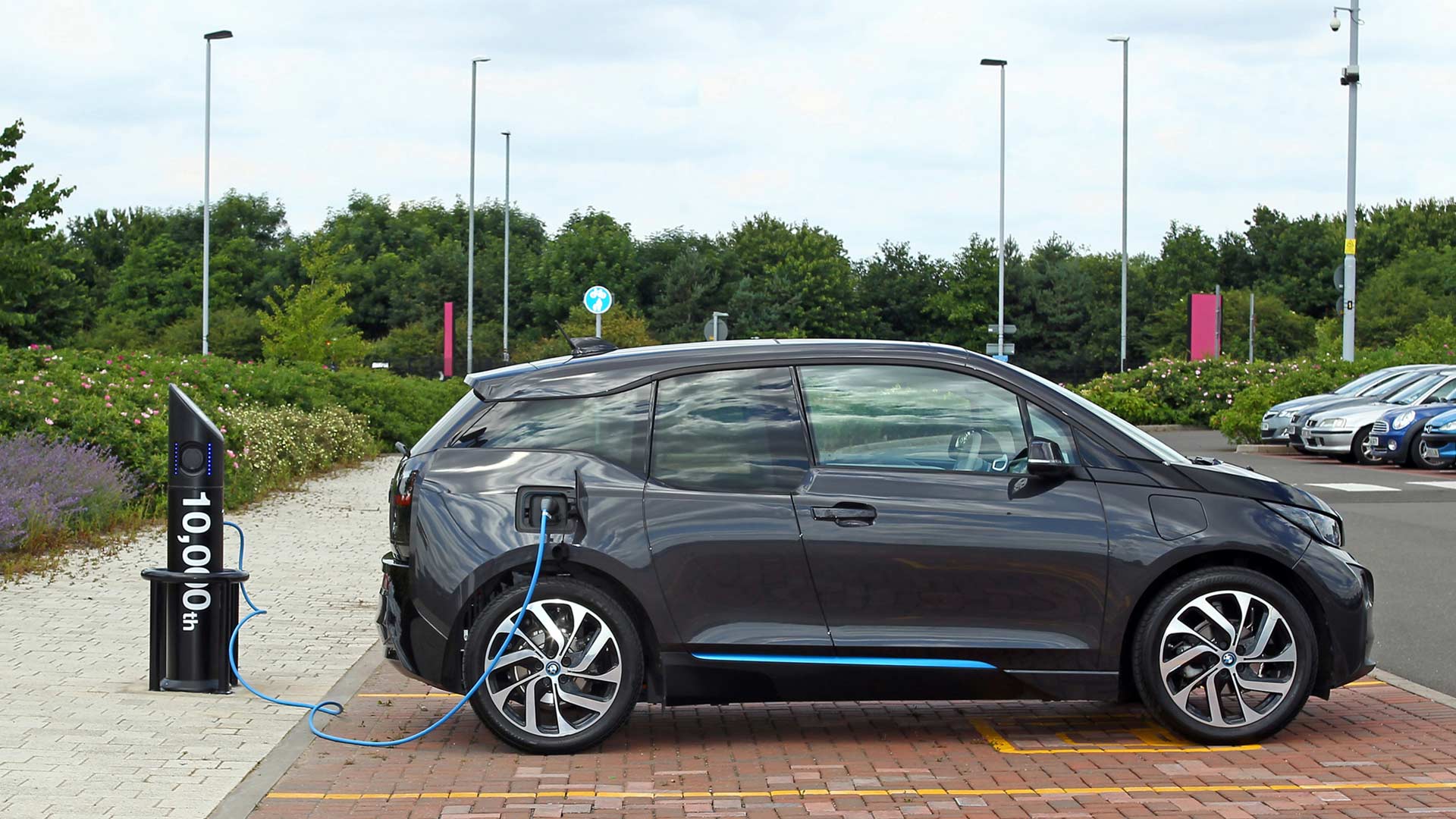 Google Maps just made finding EV charging points much easier