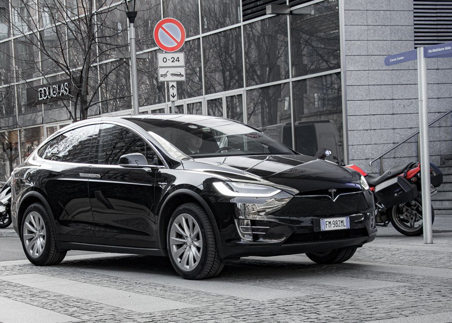 Tesla x model