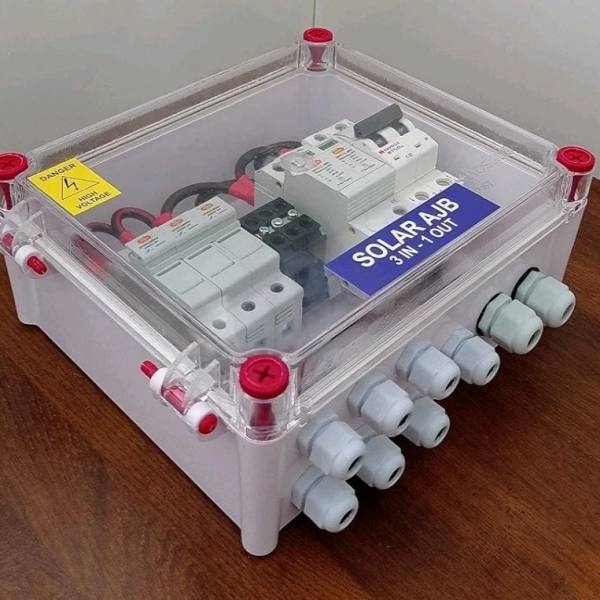 DCDB 3 in 1 Out 600V Inbuilt 3 x 20A Fuses, 600V SPD and MCB (3 Series/String x up to 12 Panels Max.) (with MCB, 3IN1 600V)