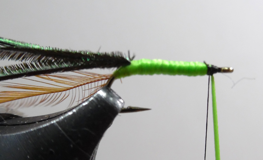 The Crackleback Fly Tenkara Talk We like to tie flies. The Crackleback Fly Tenkara Talk 1 Place the hook in the vise.