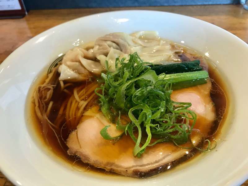 麺屋さすけの純鶏雲呑そば