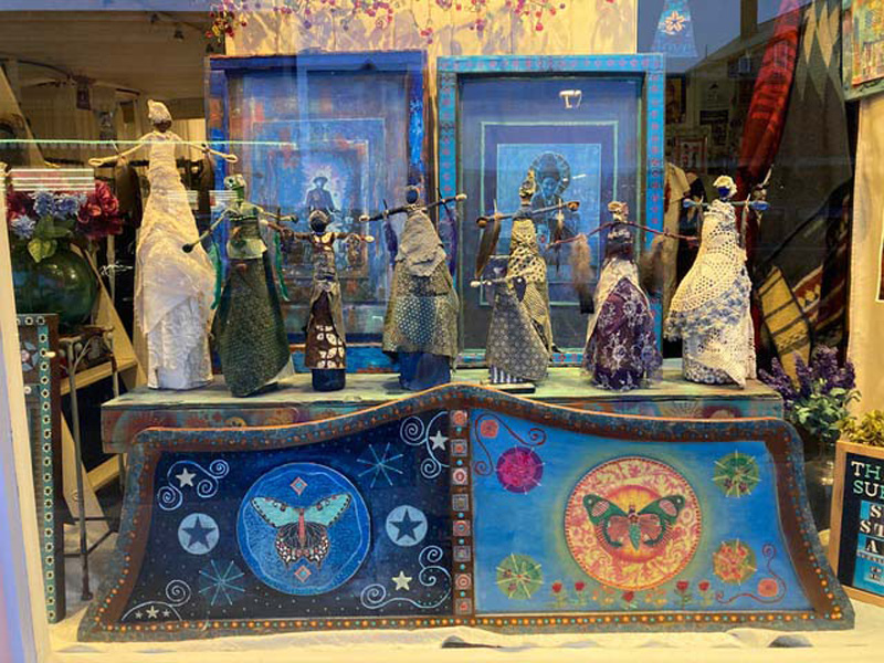 Artful window shopping - MV Times