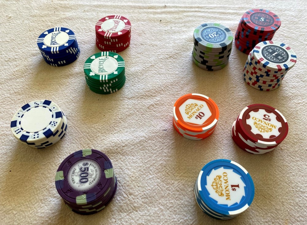 Complete guide to choosing the best poker chips set