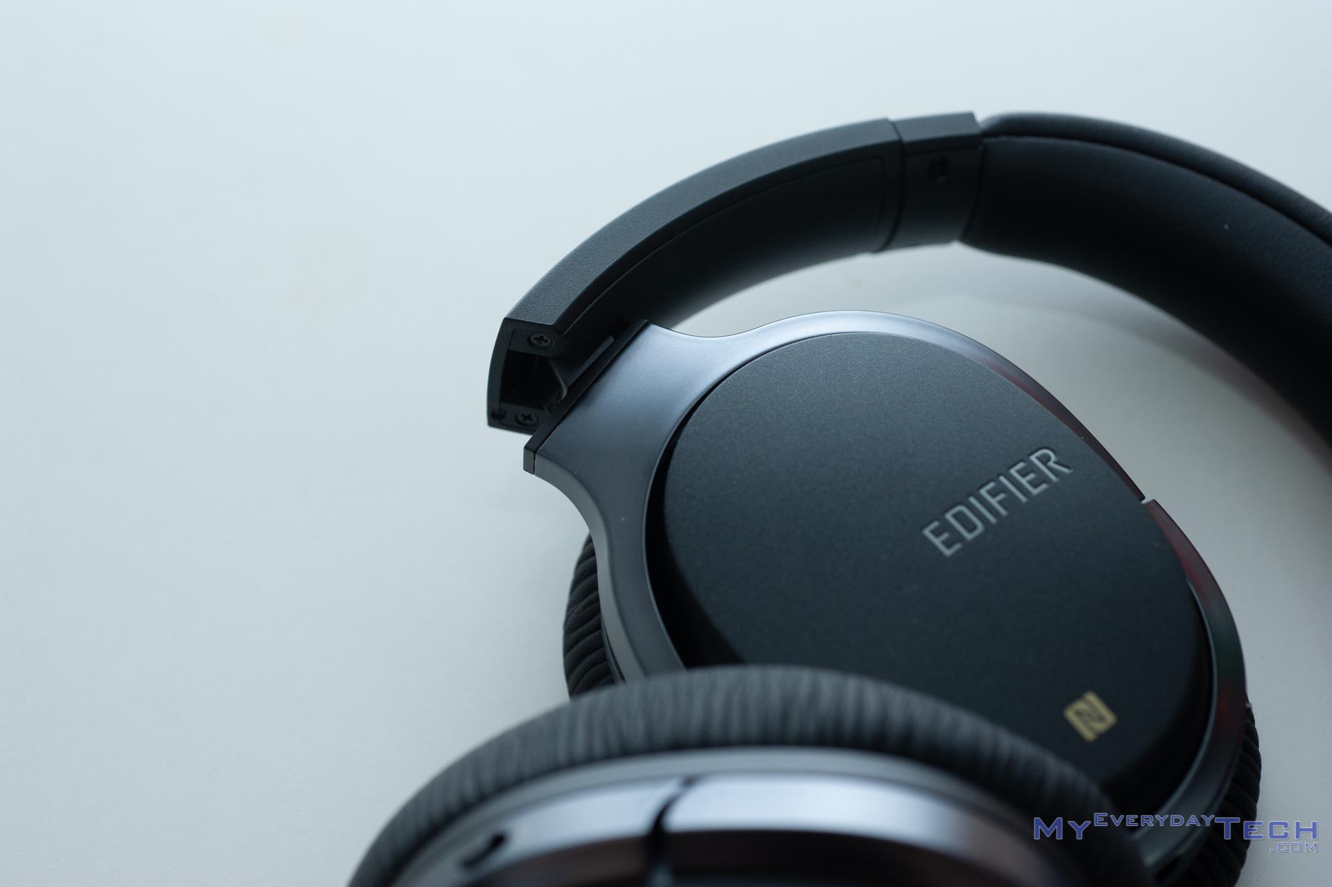 Review - Edifier W860NB Active Noise Cancelling Bluetooth Headphones