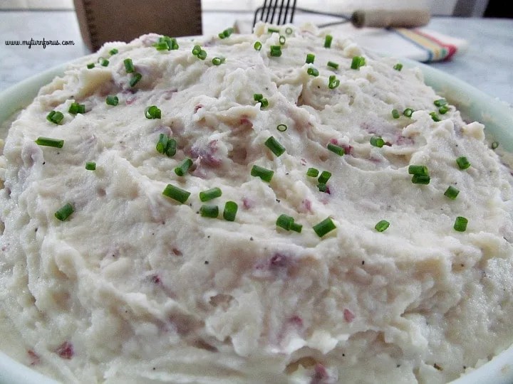 Add milk and sour cream, and mix to your desired texture. Garlic Red Skin Mashed Potatoes Recipe My Turn For Us