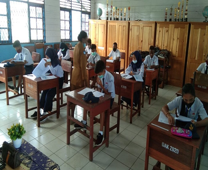 Soal latihan pat (ukk) kelas 7 dan 8 smp tahun 2021 kurikulum . Ujian Sekolah Tahun Ajaran 2020 2021 Di Smp Negeri 7 Nabire Diikuti 51 Siswa