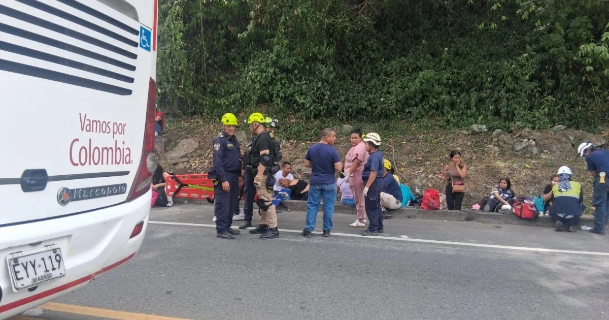Fotos| Bomberos| LA PATRIA El saldo inicial era de 3 muertos y 18 lesionados llevados a diferentes centros asistenciales en