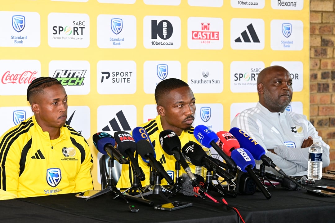Bafana Bafana coach Pitso Mosimane with strikers Luther Singh (far left) and Cassius Mailula during the national's team's