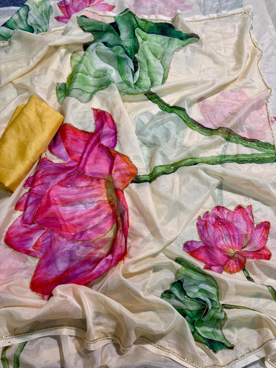 Pure soft teby silk saree with digital prints flower - Image 4