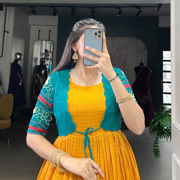 Tasar Chex Fully Stitched Gown with Coat